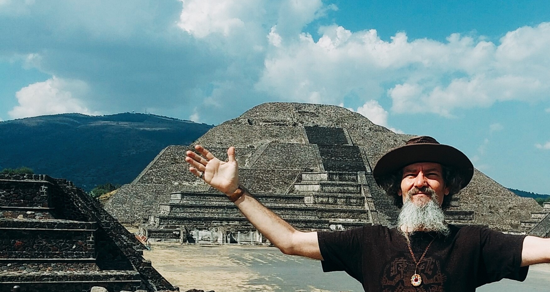 Pyramid-of-the-Moon.jpg Pyramid-of-the-Moon.jpg